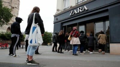 Découvrez la jupe à contraste édition limitée de Zara, union parfait de l'élégance et du style