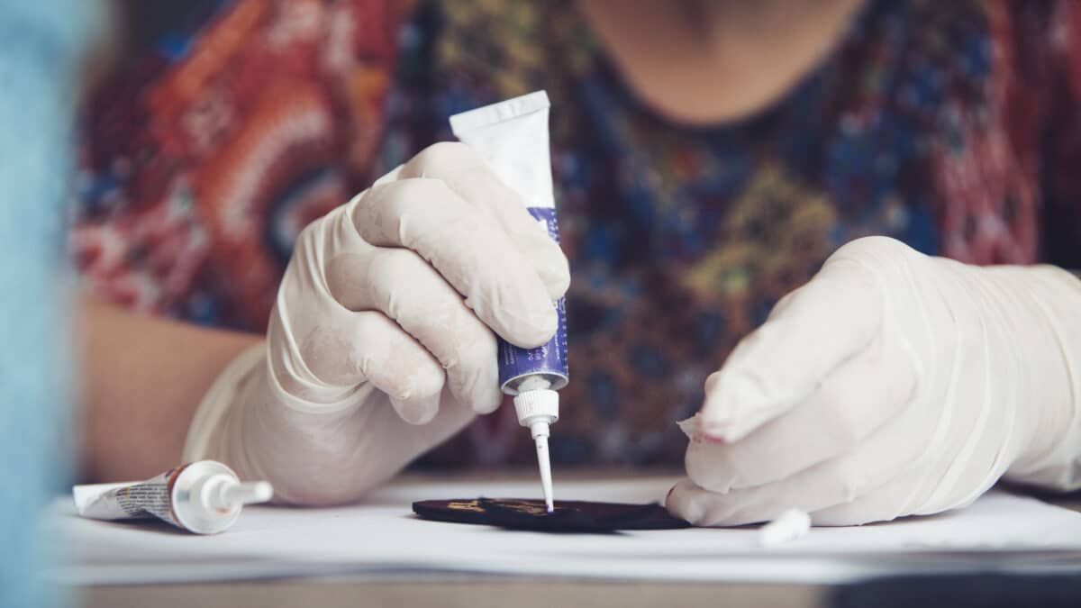 Super glue à la maison : les meilleures astuces pour les réparations quotidiennes